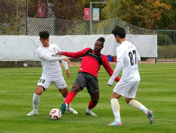 星星配资 亚泰凑齐5外援，5球大胜提升信心 连客抢4分 彭欣力+卡米洛有奇效